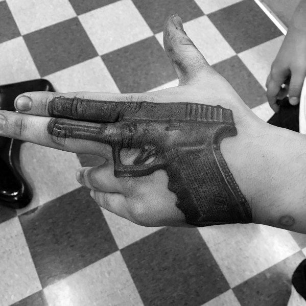 55 Tatuajes de la GLOCK, la famosa pistola (y el significado)