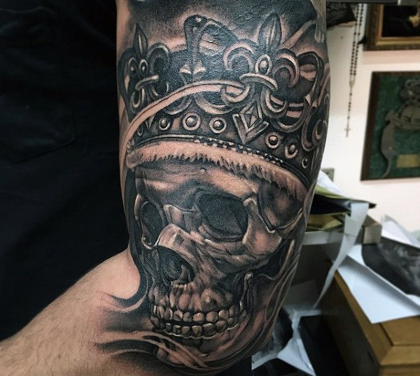 tatuaje corona 97