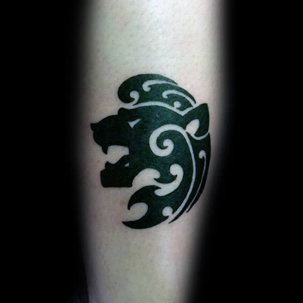 tatuaje leon estilo tribal 21
