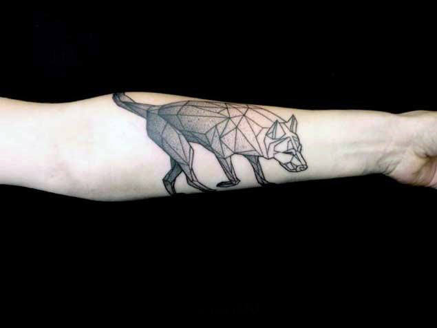 tatuaje lobo geometrico 129