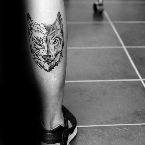 tatuaje lobo geometrico 155