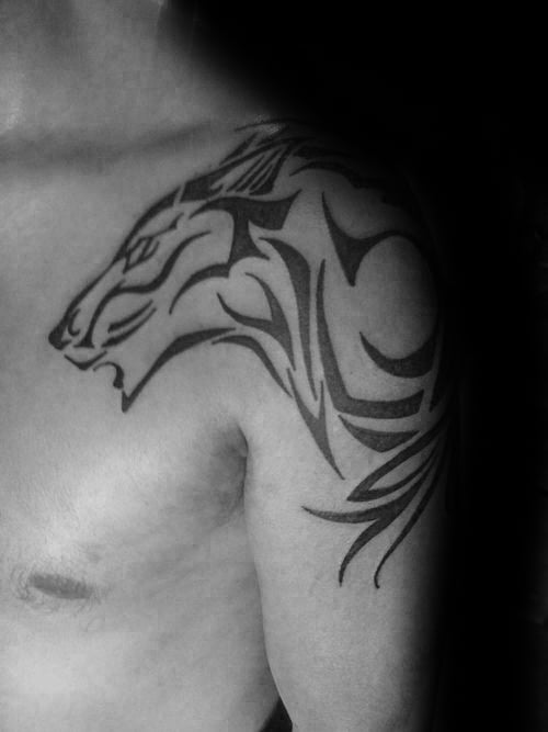 tatuaje lobo tribal 41
