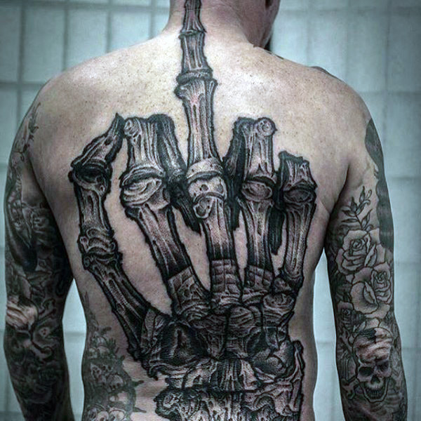 tatuaje muy masculino 187