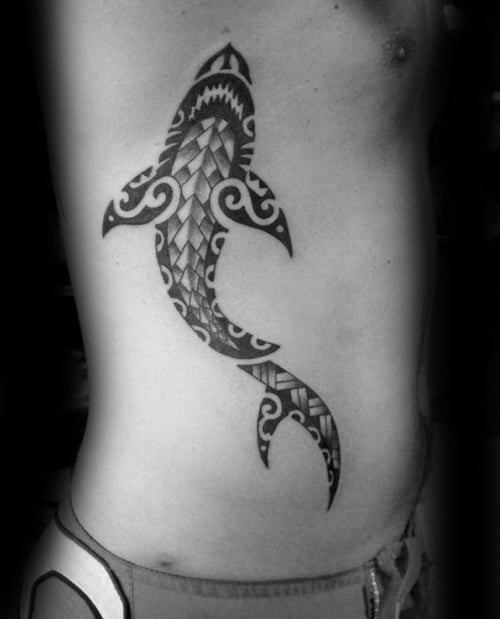 tatuaje tiburon tribal 01
