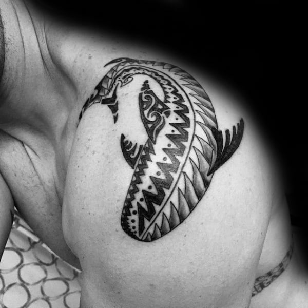 tatuaje tiburon tribal 33