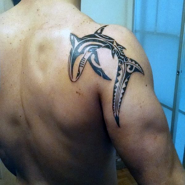 tatuaje tiburon tribal 55