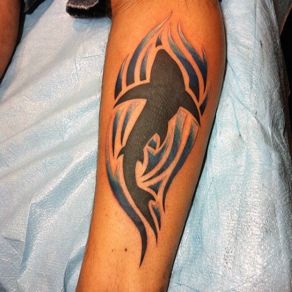 tatuaje tiburon tribal 63