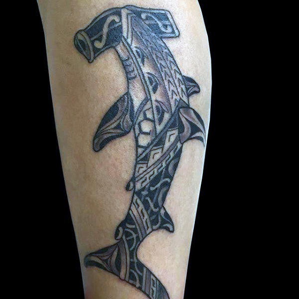 tatuaje tiburon tribal 77