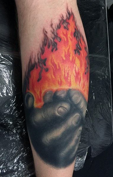 tatuaje llama fuego 67