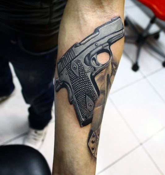 tatuaje pistola 43