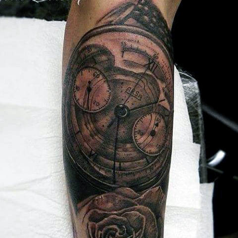 tatuaje reloj 19