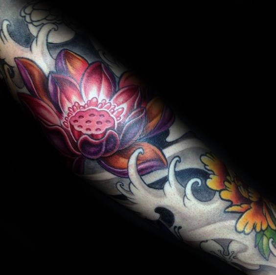 tatuaje flor de loto 115