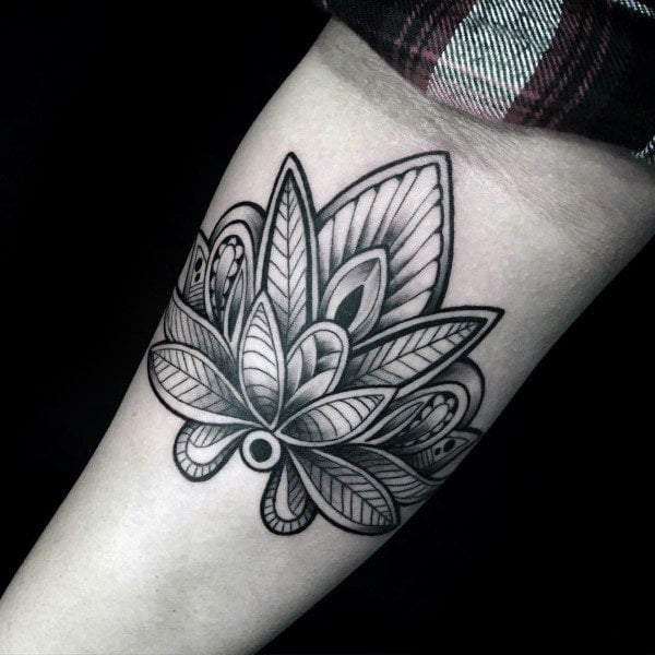 tatuaje flor de loto 52