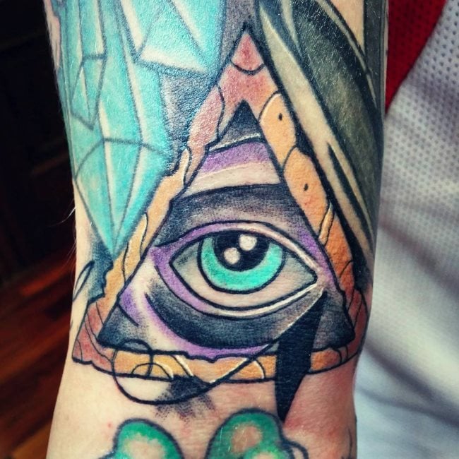 tatuaje ojo de ra 46