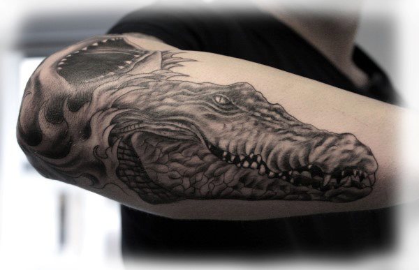 tatuaje cocodrilo caiman 120