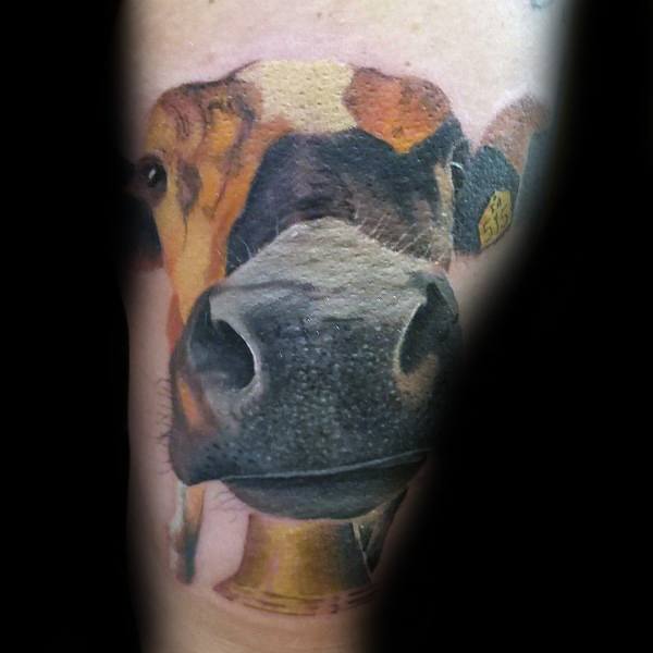 49 Tatuajes de vacas (con su significado)