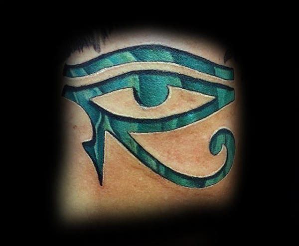 tatuaje ojo de horus 15