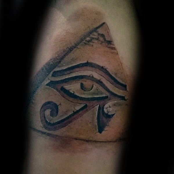 tatuaje ojo de horus 31