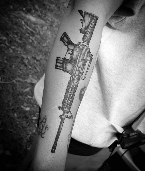 tatuaje AR 15 47