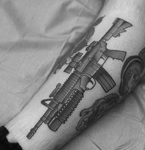 tatuaje AR 15 85