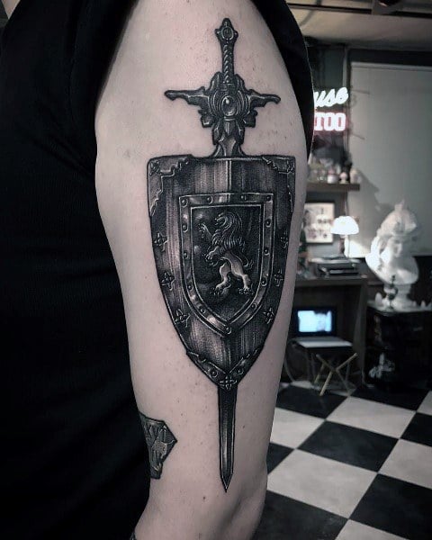 tatuaje escudo 127