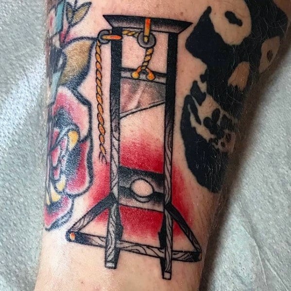 tatuaje guillotina 05