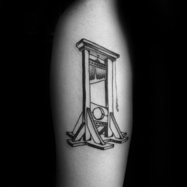 tatuaje guillotina 53