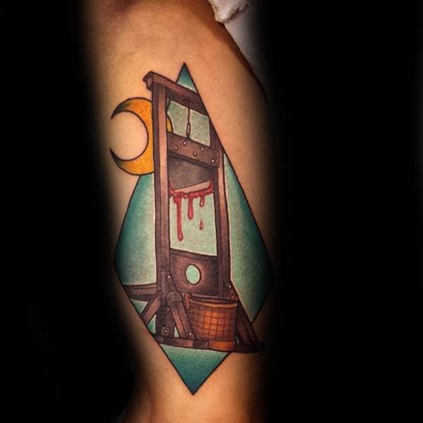 tatuaje guillotina 59
