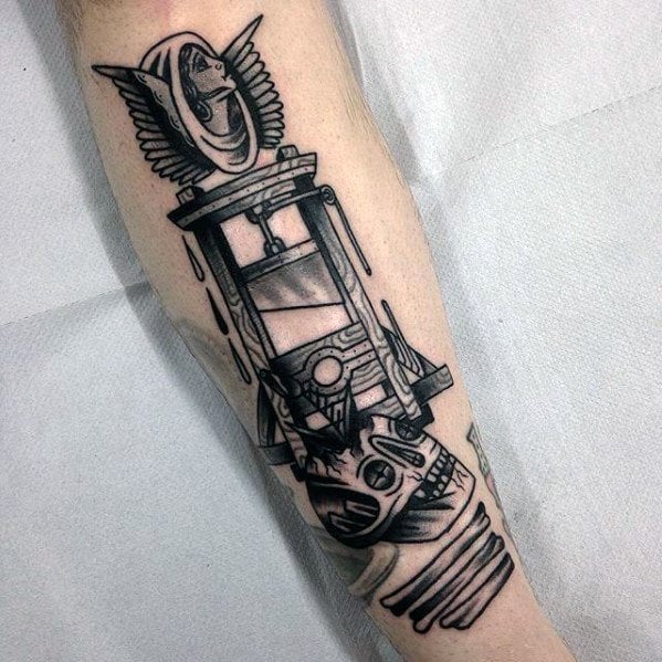 tatuaje guillotina 67