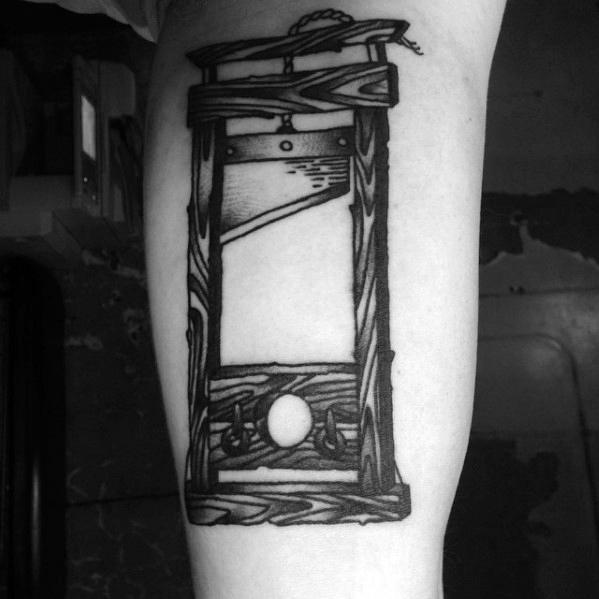 tatuaje guillotina 87