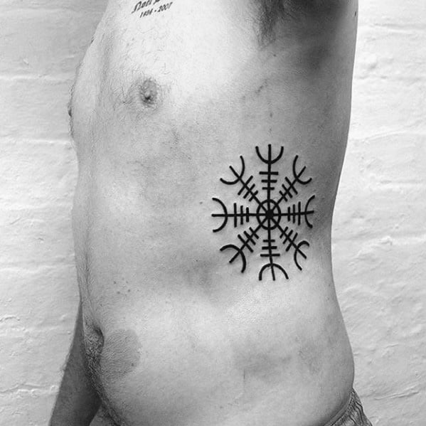 tatuaje simbolo vikingo aegishjalm 03