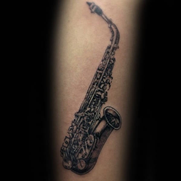tatuaje saxofon 68