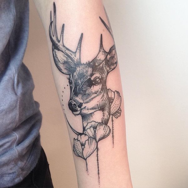 170 Tatuajes de ciervos (Con el significado)