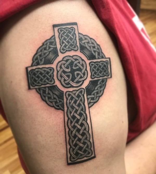 tatuaje cruz 108