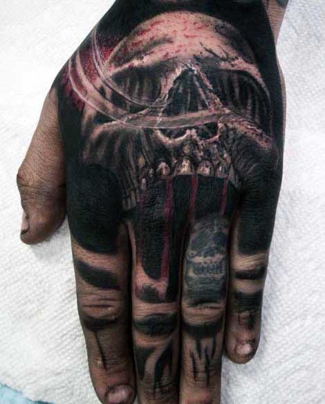tatuaje calavera en la mano 57