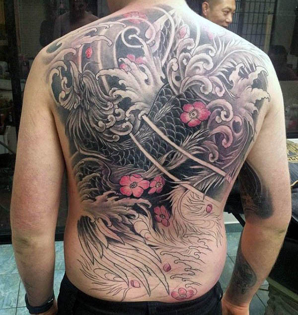 tatuaje fenix en espalda 45