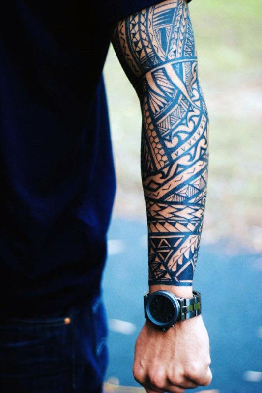 tatuaje tribal en antebrazo 33