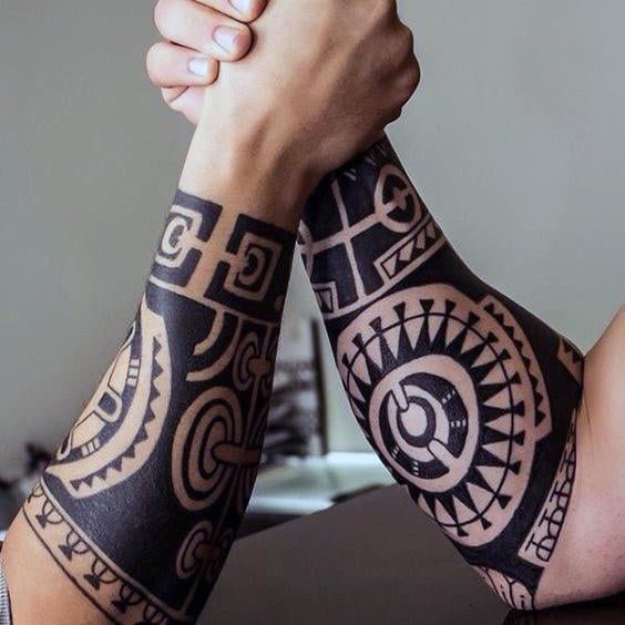 tatuaje tribal en antebrazo 69