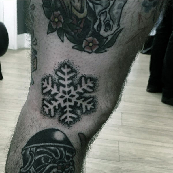tatuaje copo de nieve 145