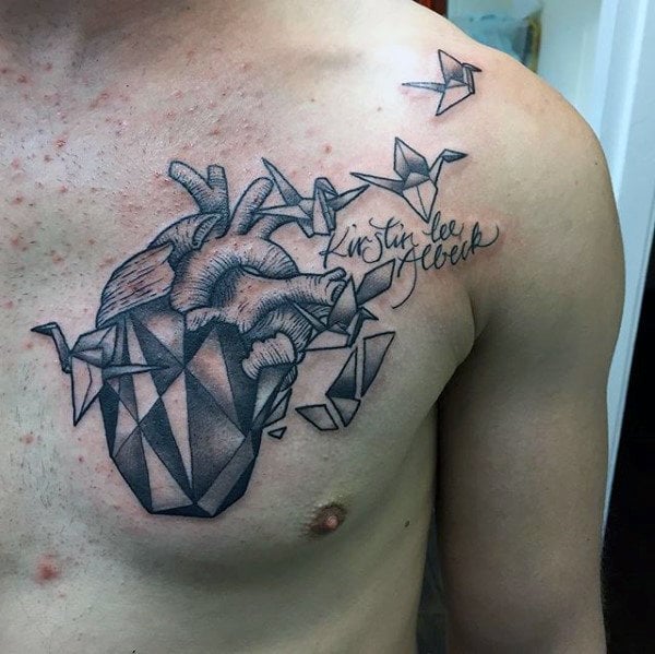 tatuaje corazon geometrico 13