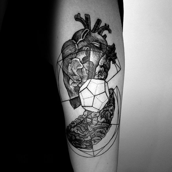 tatuaje corazon geometrico 19