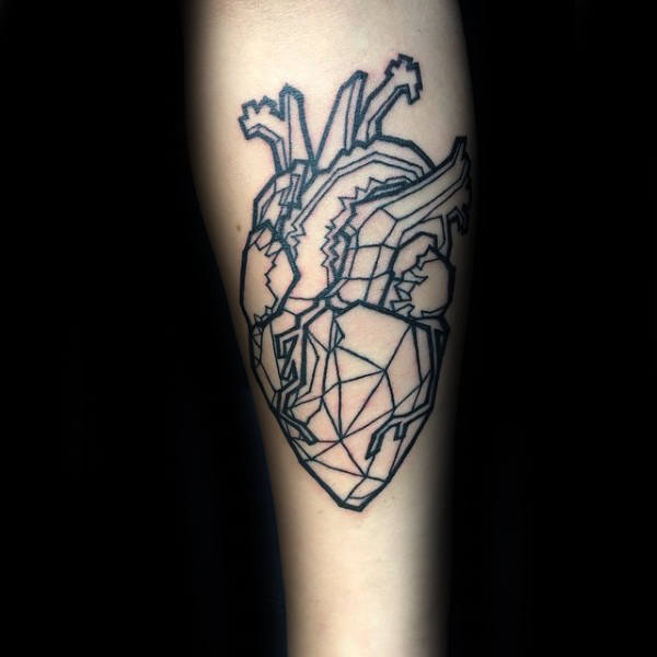 tatuaje corazon geometrico 39
