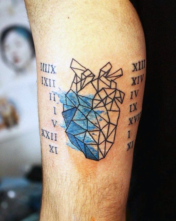tatuaje corazon geometrico 47