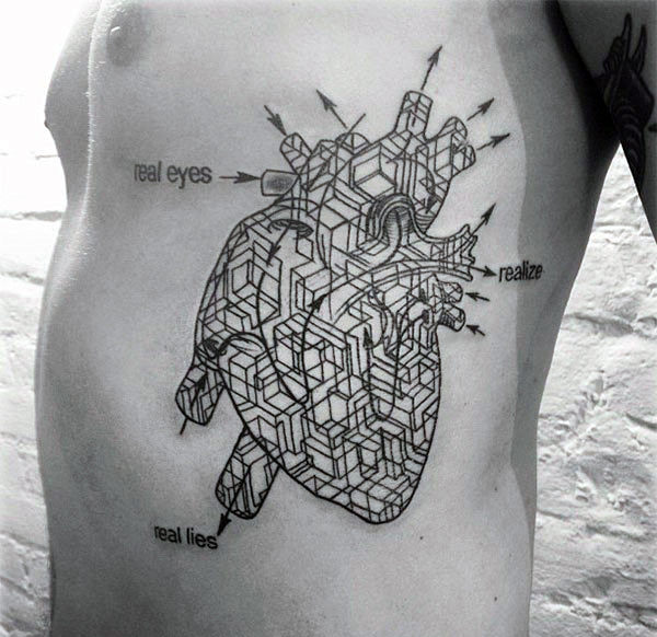 tatuaje corazon geometrico 57