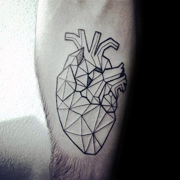 tatuaje corazon geometrico 81