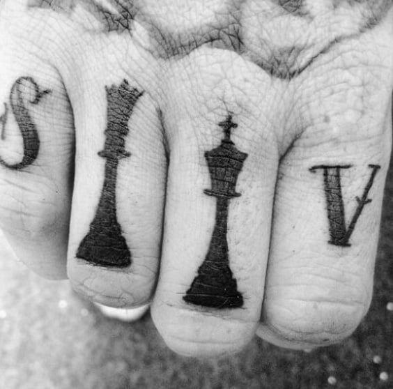 tatuaje dama ajedrez 85