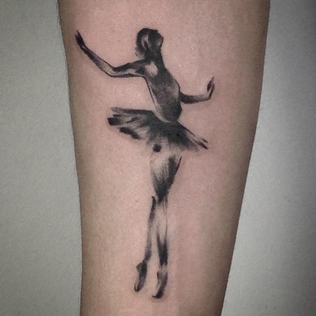 tatuaje bailarina 83