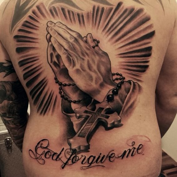 tatuaje manos rezando 333