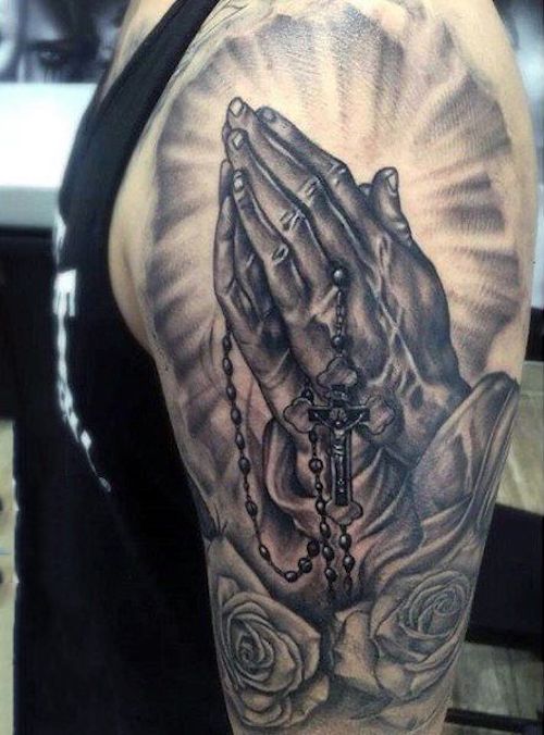 tatuaje manos rezando 409