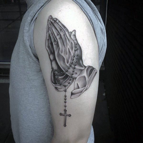 tatuaje manos rezando 415